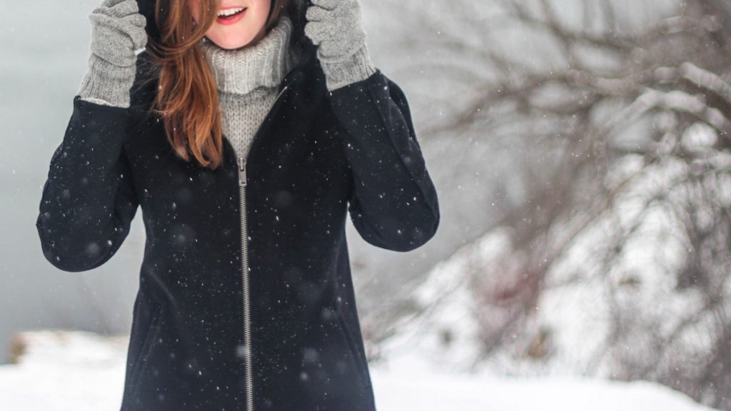 Comment protéger ses cheveux bouclés en hiver ? comment proteger ses cheveux boucles en hiver