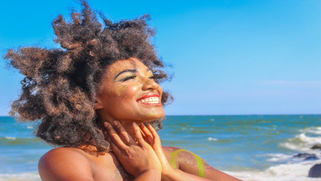 retrouver un bel afro après ete curls essentielle mag