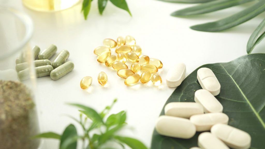 Les meilleures vitamines pour les cheveux Curls Essentielle magazine — free download